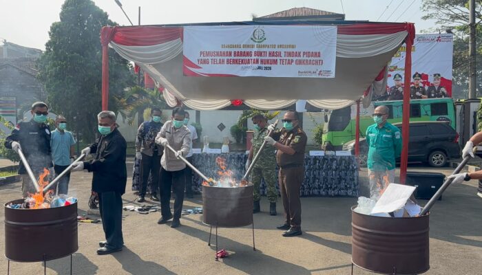 Kejari Kabupaten Sukabumi Musnahkan 4 Kg Ganja, 2 Kg Sabu dan 161 Ribu Butir Obat Terlarang