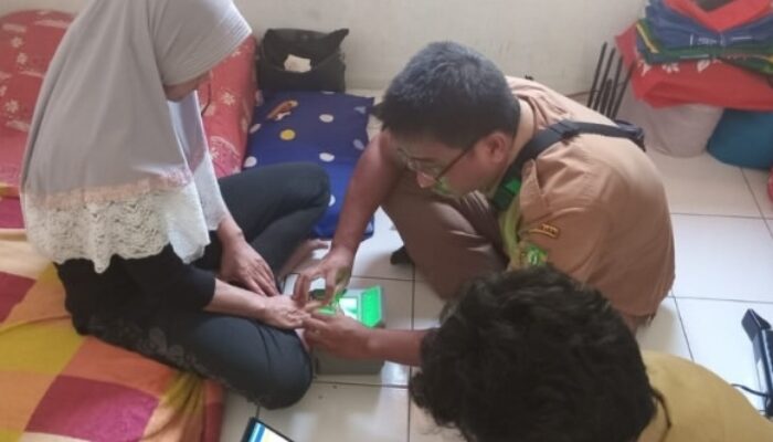 Disdukcapil Kota Sukabumi Hadir Jemput Bola, Permudah Pelayanan KTP bagi Lansia dan Disabilitas