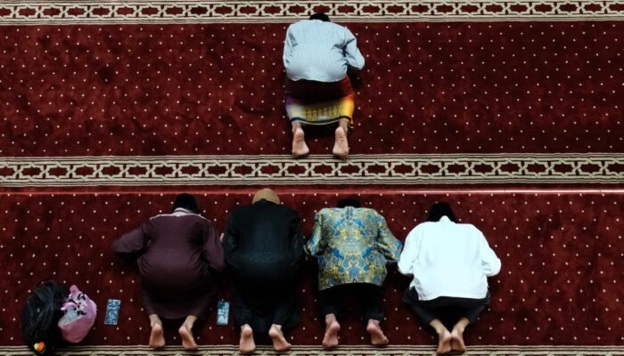 Pulang dengan Air Mata