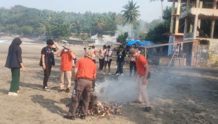 Kecamatan Cisolok Gandeng Mahasiswa KKN UGM Kembangkan Wisata Pesisir Berkelanjutan