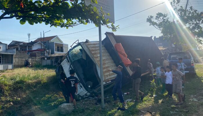 Bukan Rem Blong, Ini Kronologi Lengkap Kecelakaan Truk Tabrak Warung dan Mobil di Jalur Lingsel Sukabumi