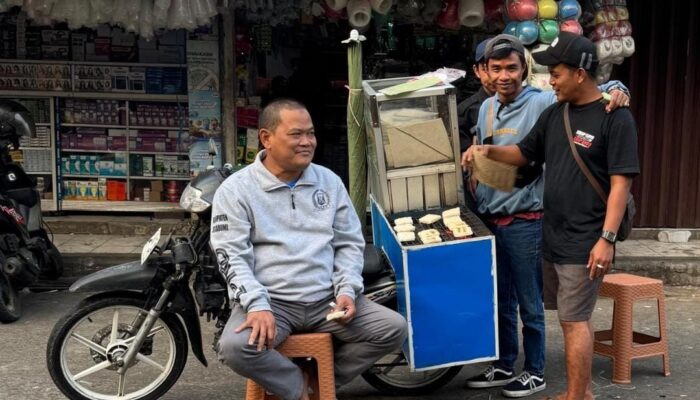 Dari Pedagang Ayam ke Wakil Ketua DPRD, H. Usep Kenang Perjalanan Hidup di Pasar Cisaat