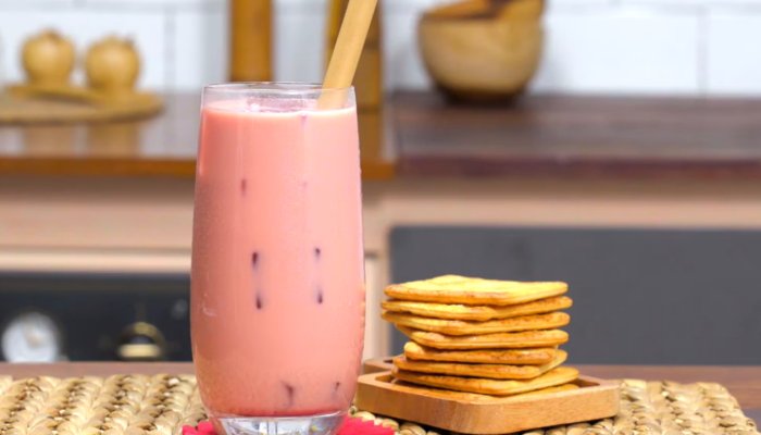 Resep Es Wedang Uwuh Milk Tea, Minuman Rempah Dingin yang Creamy