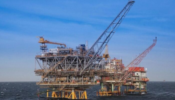 Bahlil Pastikan Warga Terdampak Proyek LNG Abadi Masela Dapat “Ganti Untung”