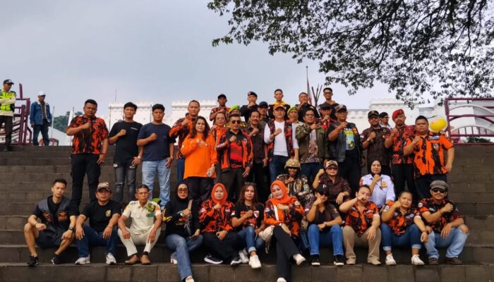 Lima Ormas Di Kota Sukabumi Bersinergi Bagikan 10 Ribu Bendera Merah Putih
