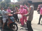 Bukan Sekadar Bagi Nasi, Bhayangkari Jampangkulon Bangun Kedekatan Dengan Warga Lewat Jumat Berbagi