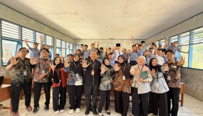 KKN UMMI dan Disdik Kabupaten Sukabumi Perkuat Edukasi Pencegahan Kenakalan Remaja di SMPN 2 Tegalbuleud