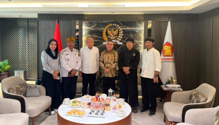 Kasepuhan Ciptamulya Temui Sufmi Dasco, Bahas Masa Depan Kampung Adat Pascakebakaran