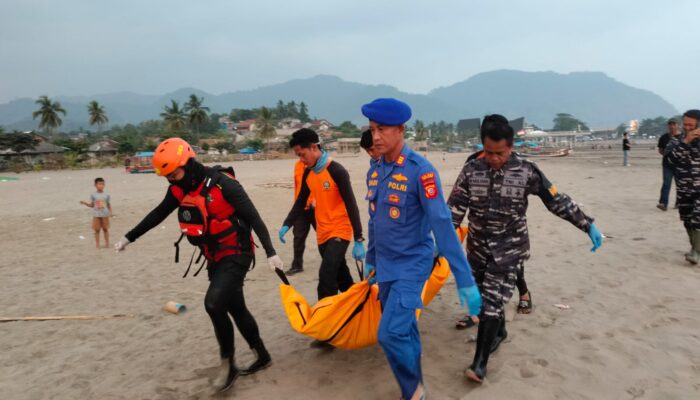 Mahasiswa Korban Tenggelam di Pantai Dolpin Citepus Sukabumi Dievakuasi