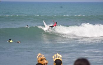 Pantai Cimaja Jadi Panggung Peselancar Dunia, Wabup Sukabumi Dorong Wisata Kelas Dunia