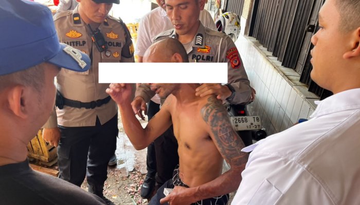 Anggota Satlantas Polres Sukabumi Kota Gercep Amankan Pria Diduga Mengamuk Sambil Bawa Sajam di Pasar Lettu Bakrie