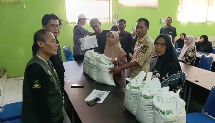 Tengah Kemarau, 289 Keluarga di Jampangkulon Terima 30 Kg Beras