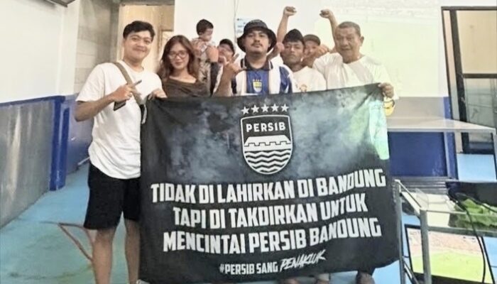 Kebersamaan Relawan SPPG 01 Mangkalaya Makin Erat Lewat Nobar Persib vs Persija