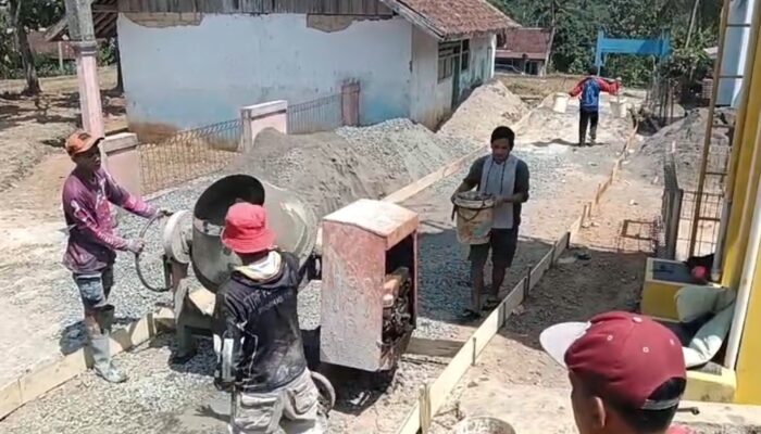 Jalan Kampung Purbasari Dibangun, Pemdes Karanganyar Salurkan DD Tahap II untuk Akses Warga