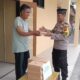 Jumat Berbagi, Posek Jampangkulon Turun Langsung Bagikan Nasi Box kepada Warga