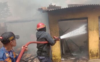 10 Ruko di Pasar Surade Terbakar, Warga Panik, Kerugian Ditaksir Rp1 Miliar