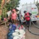 Terdampak Kekeringan, 547 Warga Tenjojaya Cibadak Dapat 5.000 Liter Air Bersih dari PMI
