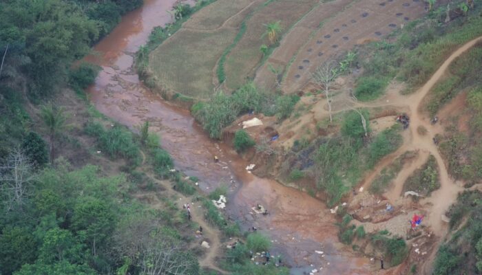 Sungai Cikaso Dipenuhi Lumpur, Aktivitas Penambangan Emas Ilegal Jadi Sorotan