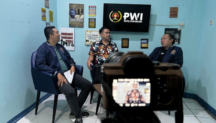 Anggota DPRD Kota Sukabumi Fajar Kontara Blak-blakan Soal Fasilitas Olahraga Saat Podcast di PWI Kota Sukabumi