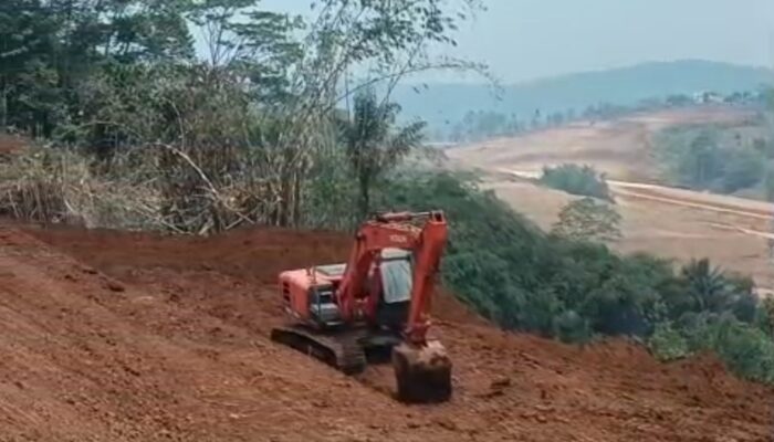 Aneh! Sudah Disorot ESDM dan DLH, Galian Tanah Merah di Nagrak Sukabumi Masih Beraktivitas