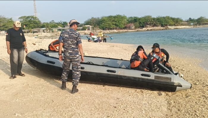 Terkendala Arus dan Angin Kencang, Pencarian Dua Pemuda Hilang di Pantai Cibuaya Masih Nihil