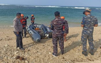 Dua Pemuda Hilang di Pantai Cibuaya, Tim SAR Sisir Laut hingga Pantau Udara