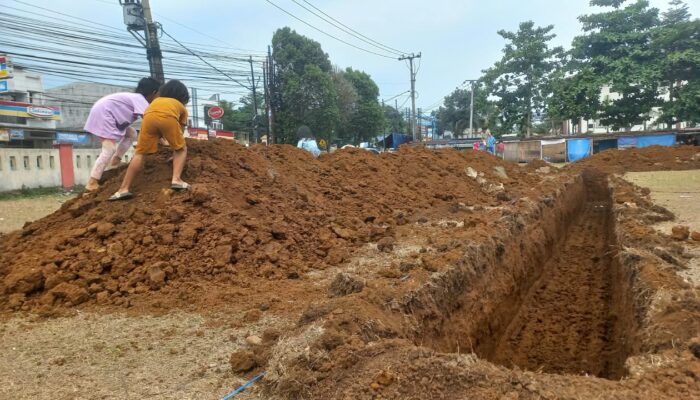 Alat Berat Dikerahkan, Proyek Alun-alun Cibadak Rp4,67 Miliar Mulai Digarap