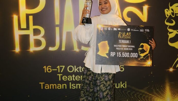 Sisihkan 3.700 Peserta, Perempuan Asal Cikembar Sukabumi Juara Lomba Baca Puisi Piala H.B. Jassin