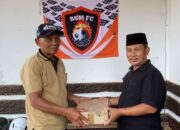 Yusuf Maulana Salurkan Bantuan Penerangan Jalan Gang di Waluran, Tindak Lanjut Aspirasi Warga