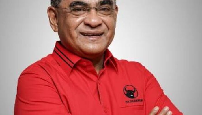 Foto Gibran Diturunkan Rojab, Elite PDIP Sebut Bentuk Keberanian Moral