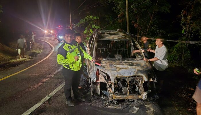 Daihatsu Terios Terbakar di Palabuhanratu Sukabumi, Kerugian Ditaksir Rp50 Juta